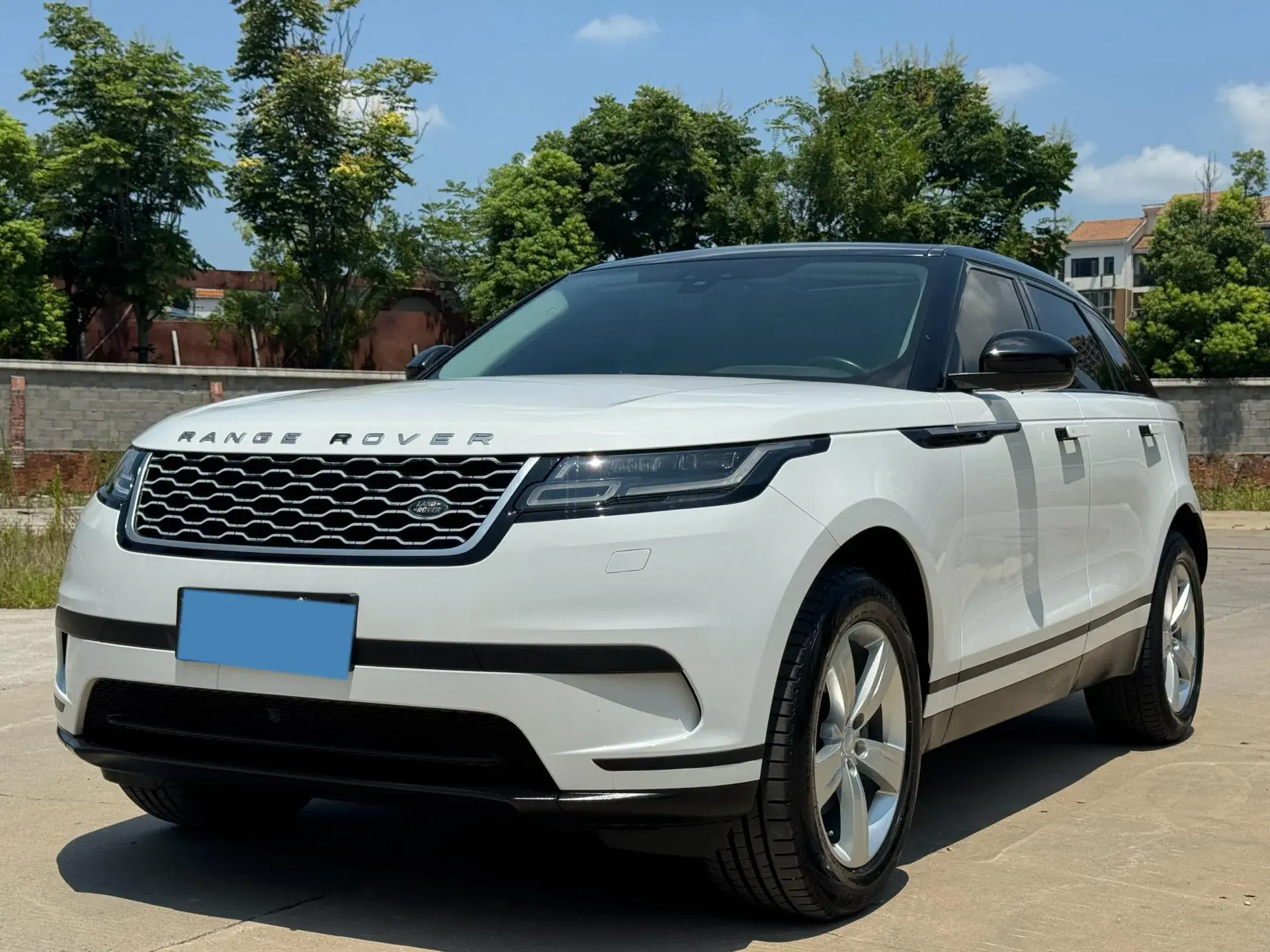 2018 LAND ROVER view 1