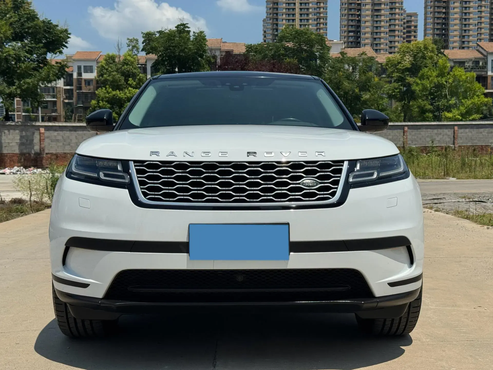 2018 LAND ROVER thumbnail 2