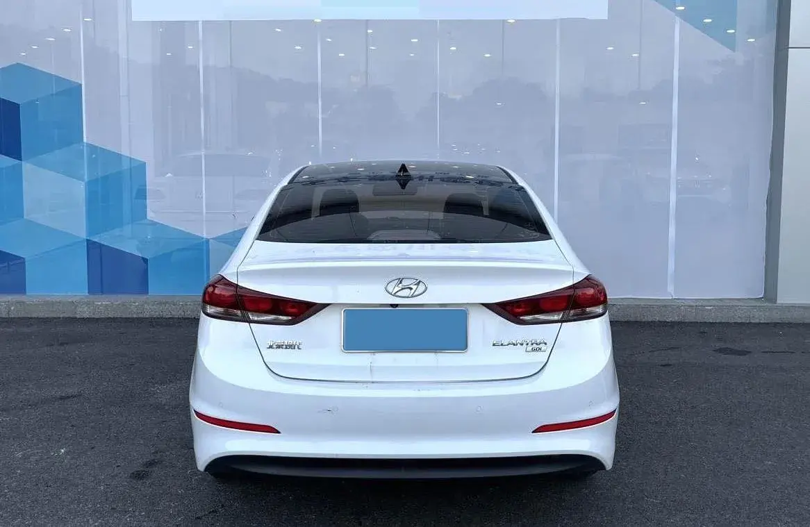 2016 HYUNDAI ELANTRA thumbnail 4