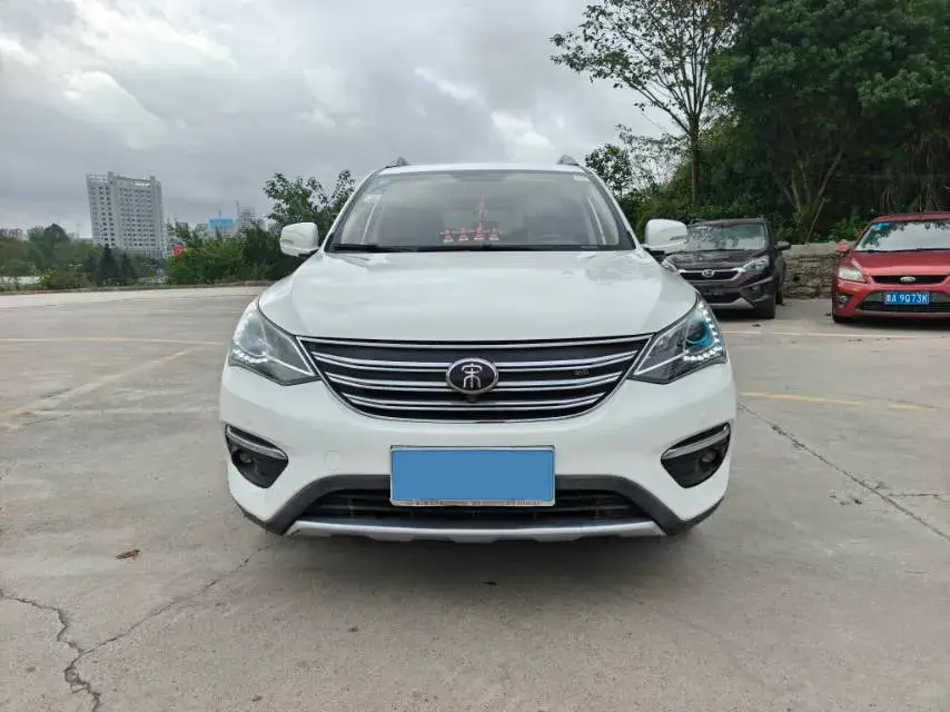 2018 BYD SONG thumbnail 3