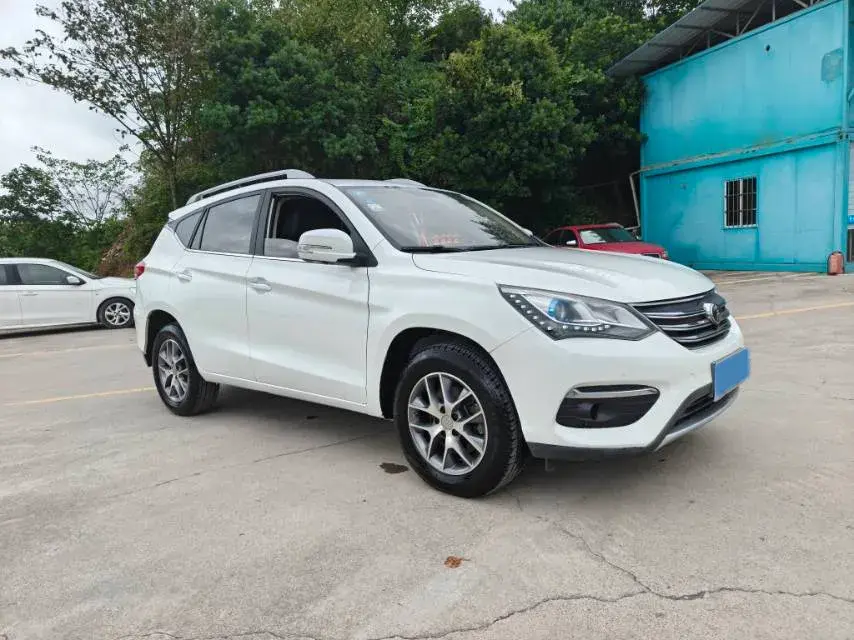 2018 BYD SONG thumbnail 4