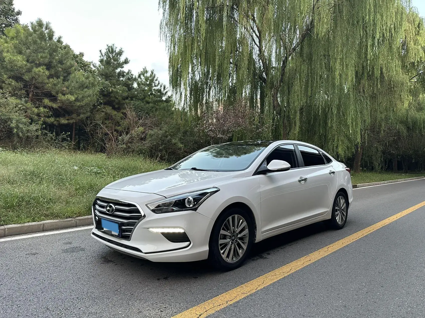 2017 HYUNDAI MISTRA view 1