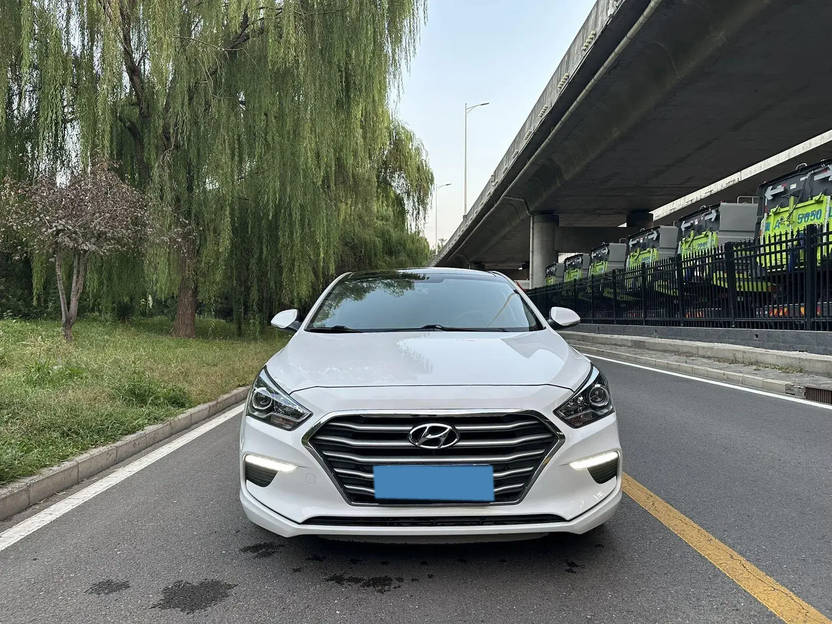 2017 HYUNDAI MISTRA thumbnail 2