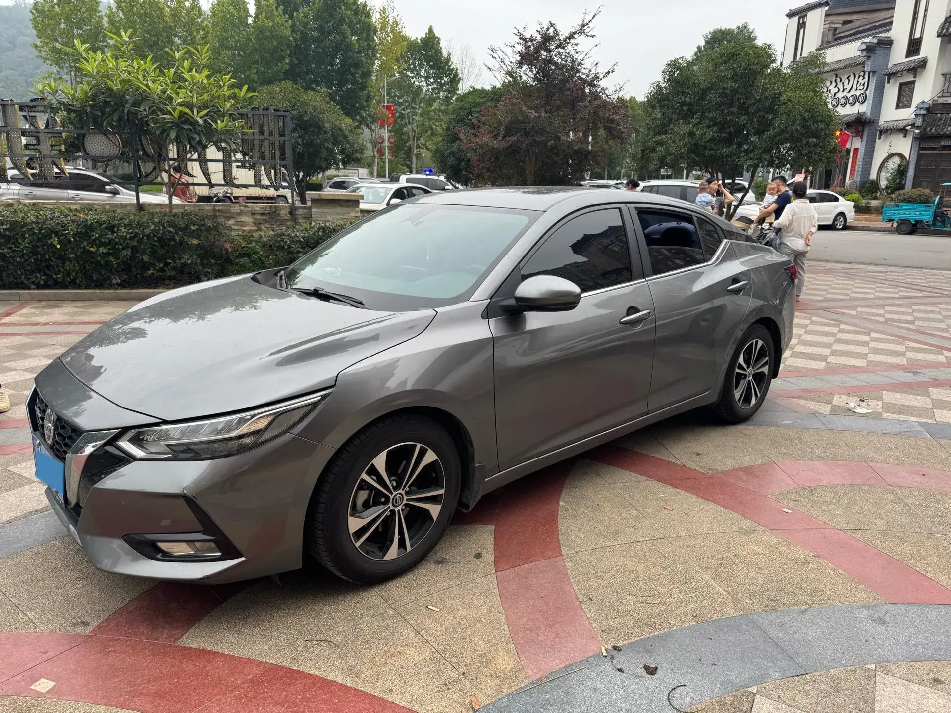 2021 NISSAN SYLPHY view 1