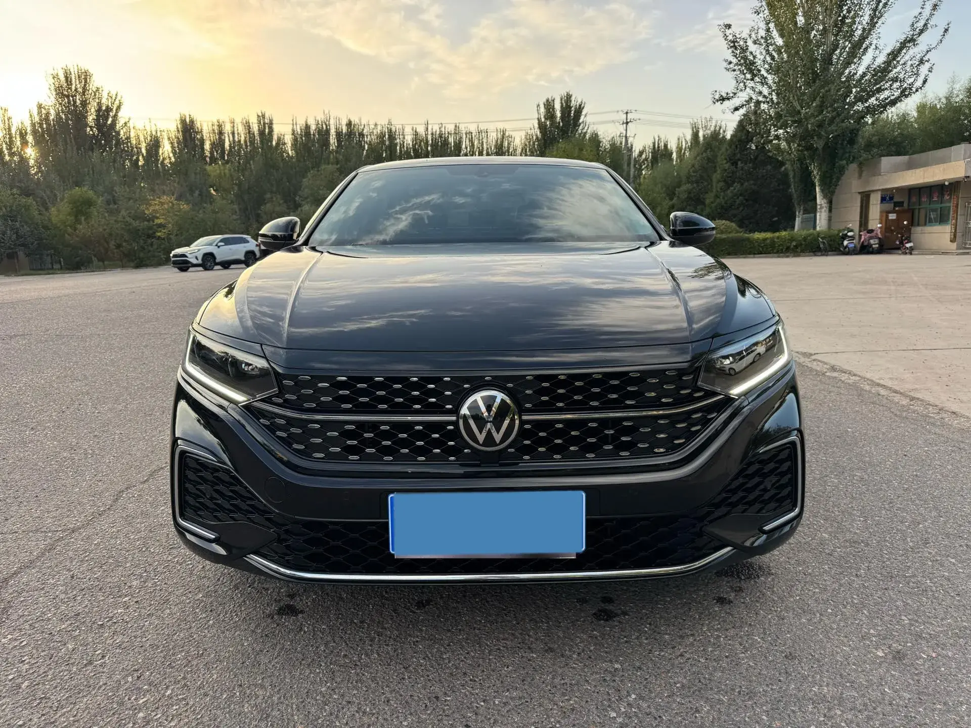 2023 VOLKSWAGEN PASSAT thumbnail 2