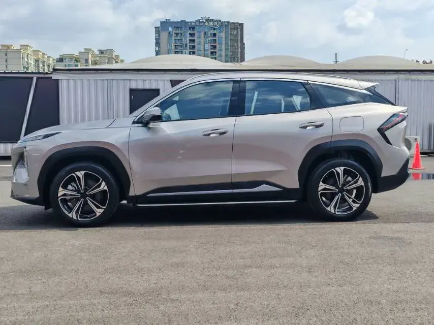 2023 GEELY GALAXY thumbnail 2