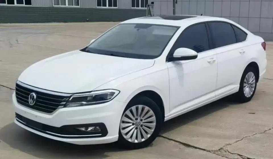 2018 VOLKSWAGEN LAVIDA view 1