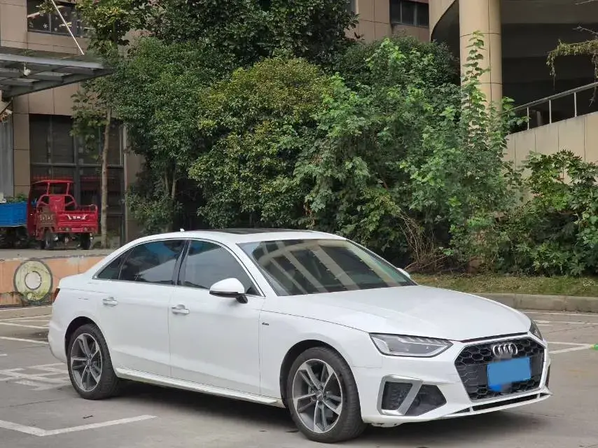 2020 AUDI A4L thumbnail 3