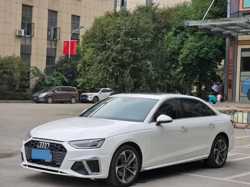 2020 AUDI A4L view 1