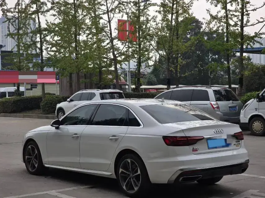 2020 AUDI A4L thumbnail 4