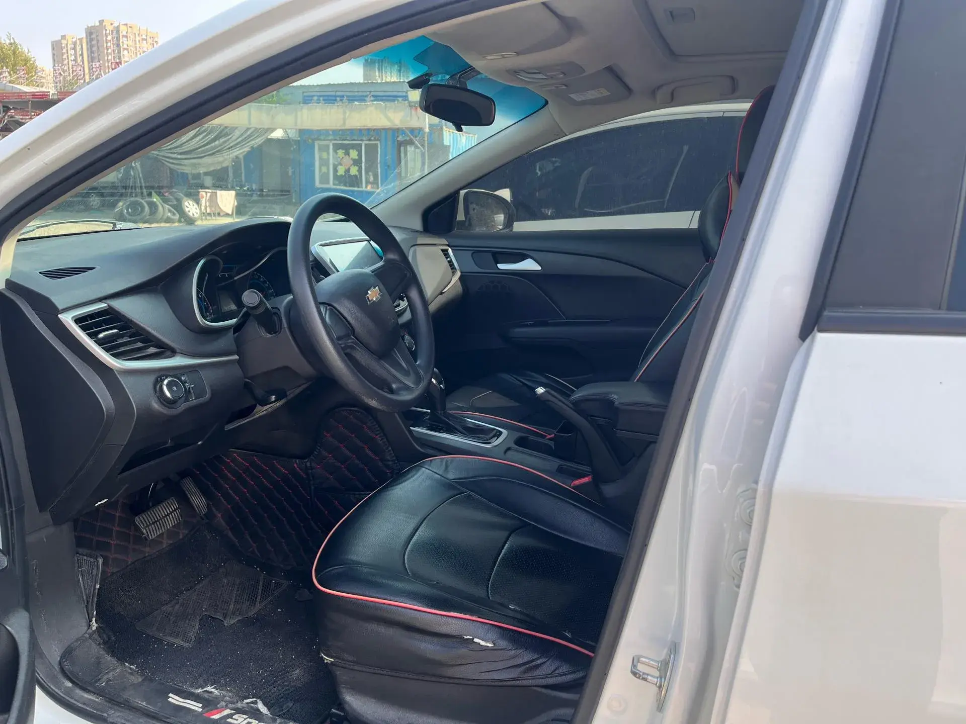 2019 CHEVROLET CAVALIER thumbnail 4