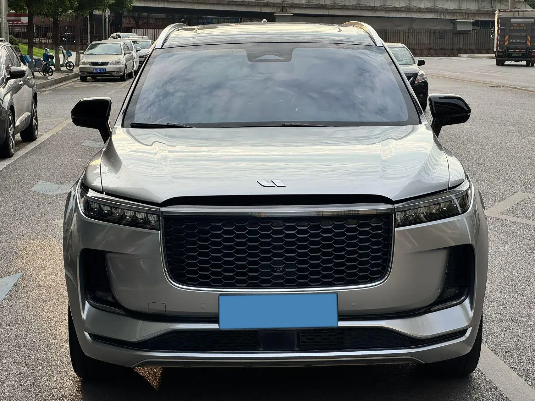 2021 LI ONE thumbnail 3