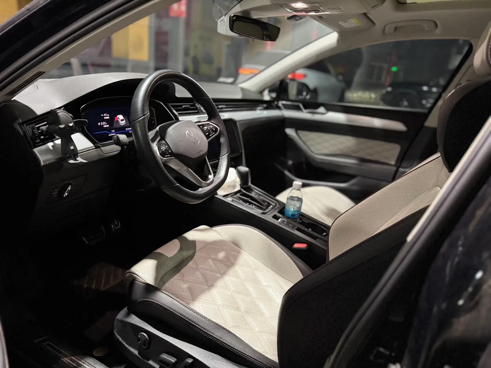 2023 VOLKSWAGEN MAGOTAN thumbnail 2