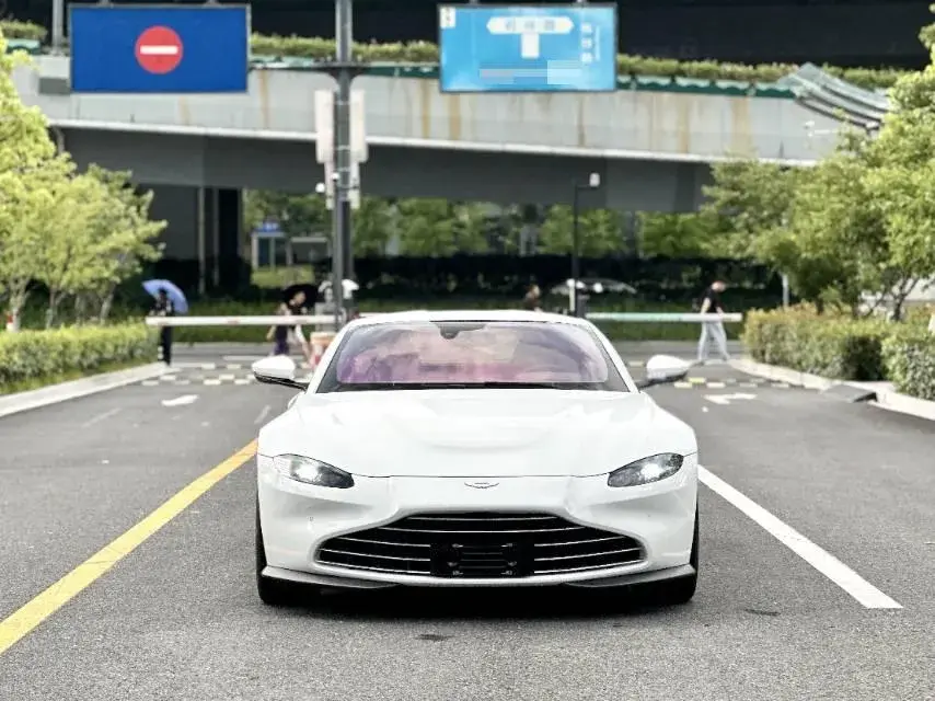 2023 ASTON MARTIN thumbnail 2