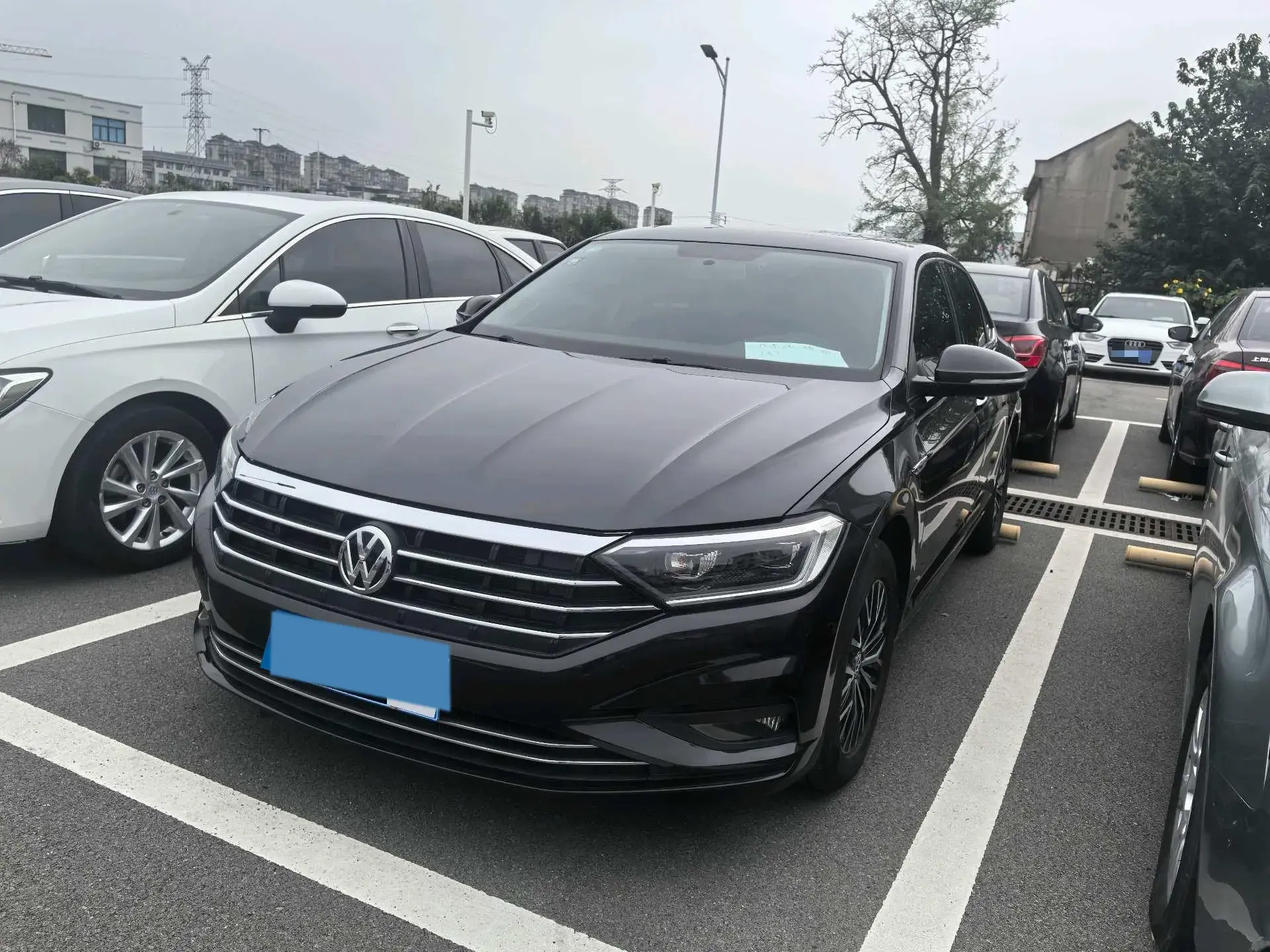 2019 VOLKSWAGEN SAGITAR view 1