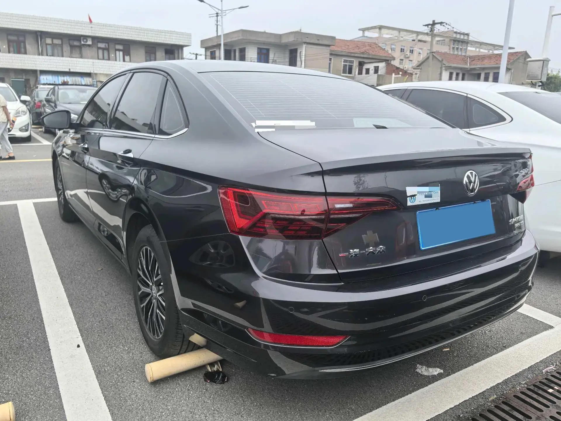 2019 VOLKSWAGEN SAGITAR thumbnail 3