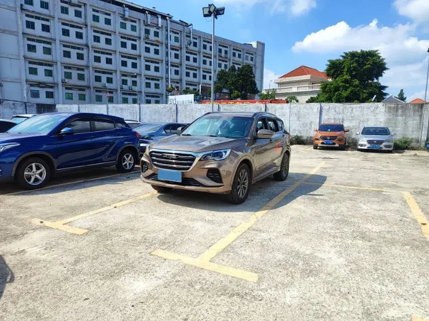 2020 JETOUR X70 view 1