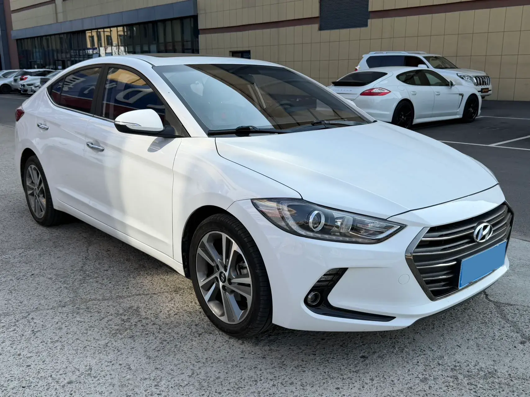 2016 HYUNDAI ELANTRA thumbnail 3