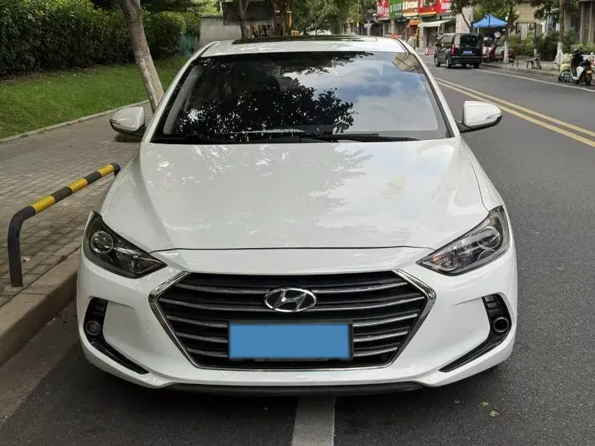 2016 HYUNDAI ELANTRA thumbnail 2