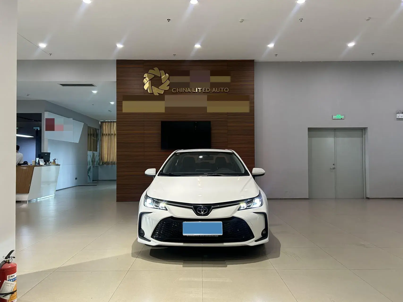 2023 TOYOTA COROLLA thumbnail 2