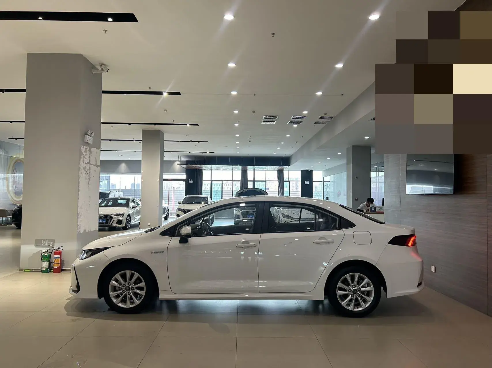 2023 TOYOTA COROLLA thumbnail 3