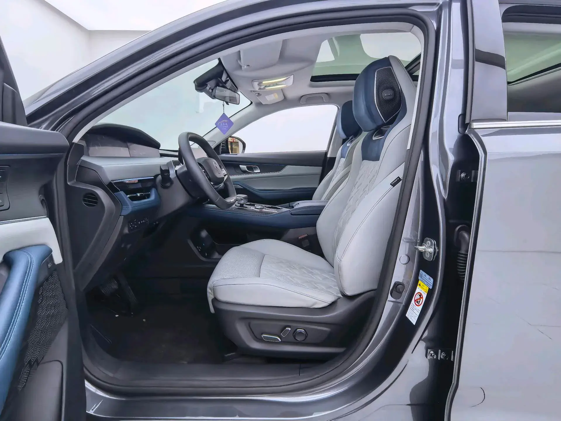 2022 CHANGAN UNI-K thumbnail 4