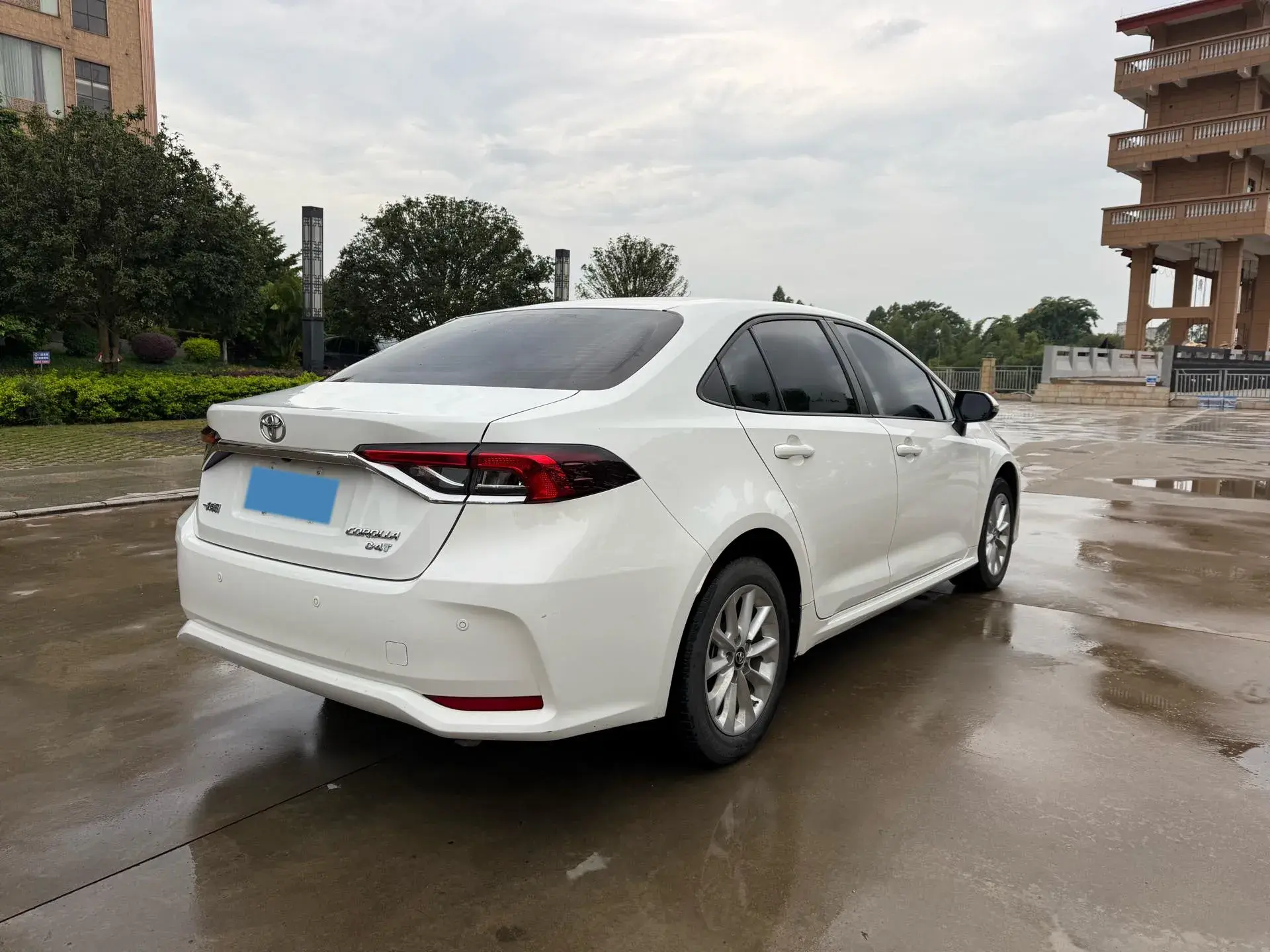 2019 TOYOTA COROLLA thumbnail 4