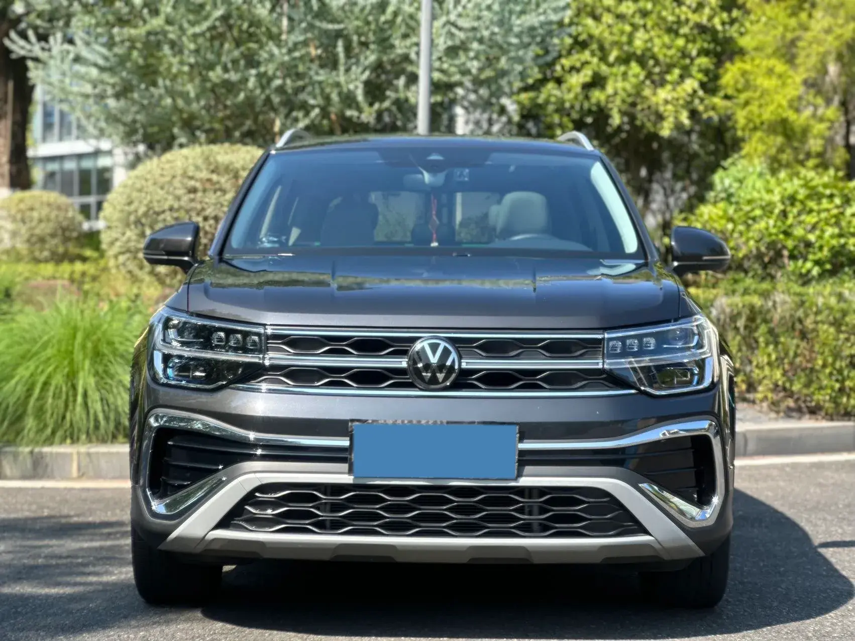 2024 VOLKSWAGEN THARU thumbnail 2