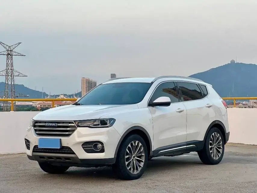 2017 HAVAL H6 view 1