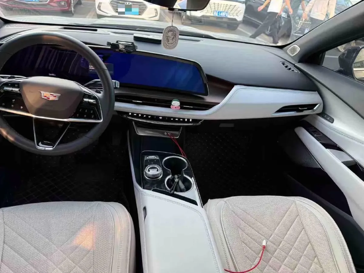 2023 Cadillac GT4 1.5T 211HP L4 9AT,autocango,china used car exporter,china ev exporter,chinese used car exporter,chinese used ev exporter