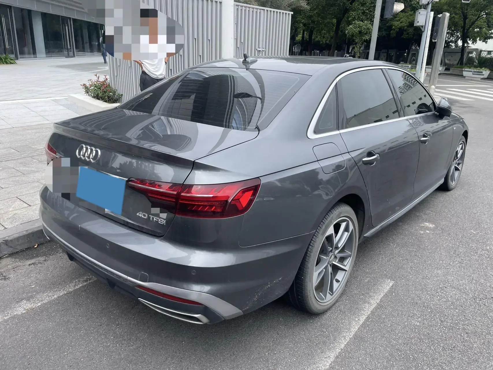 2020 AUDI A4L thumbnail 2