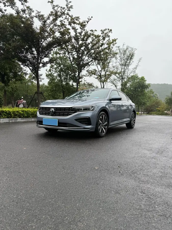 2022 Volkswagen Passat 2.0T 186HP L4 7DCT