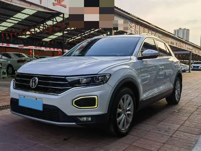 2019 VOLKSWAGEN T-ROC view 1