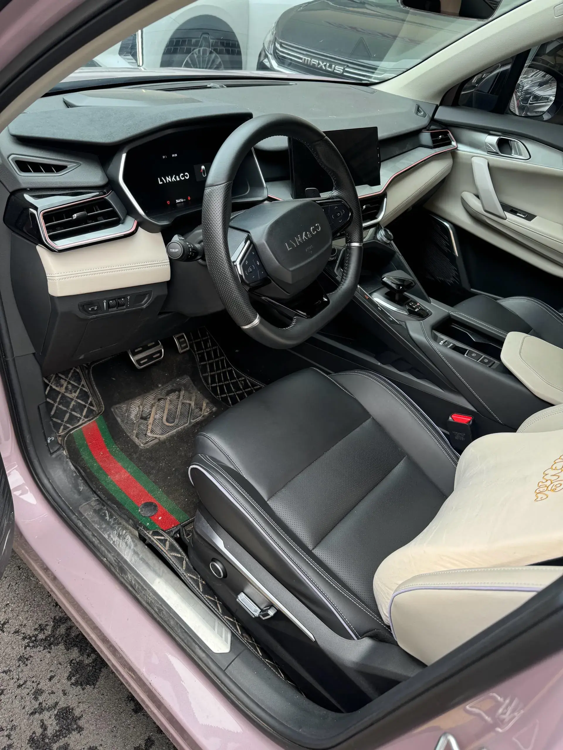 2022 LYNK&CO 06 thumbnail 2