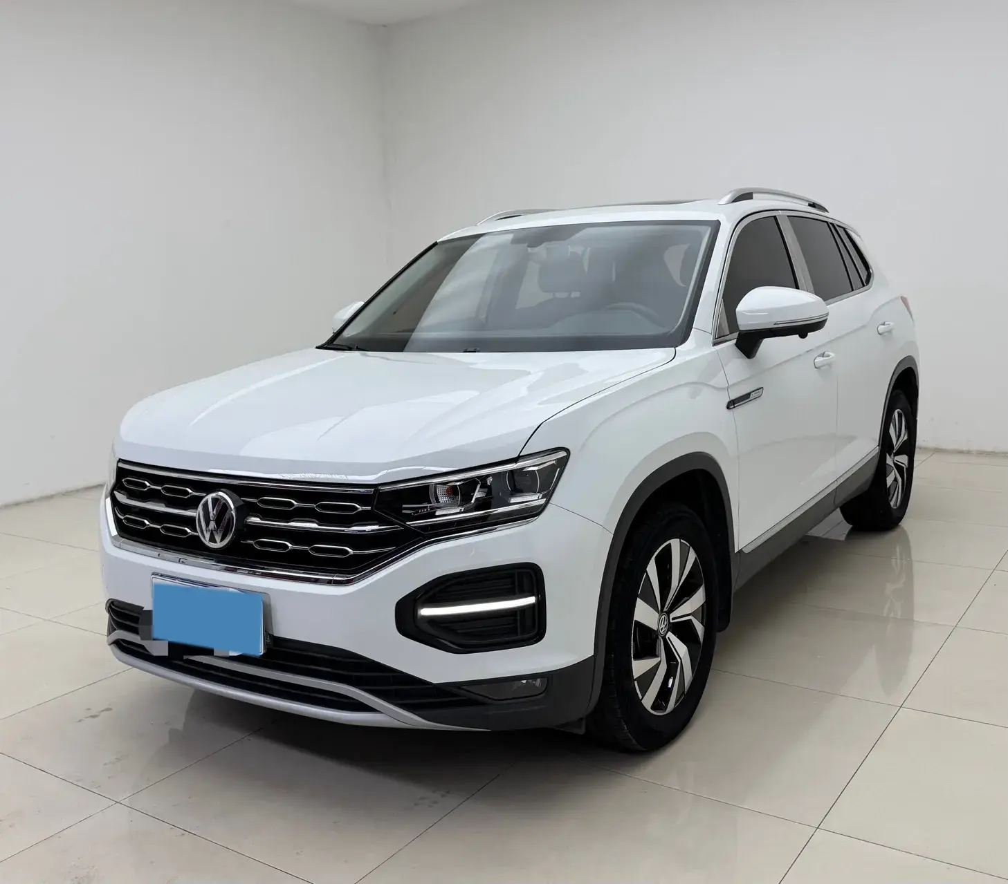 2022 VOLKSWAGEN TAYRON view 1