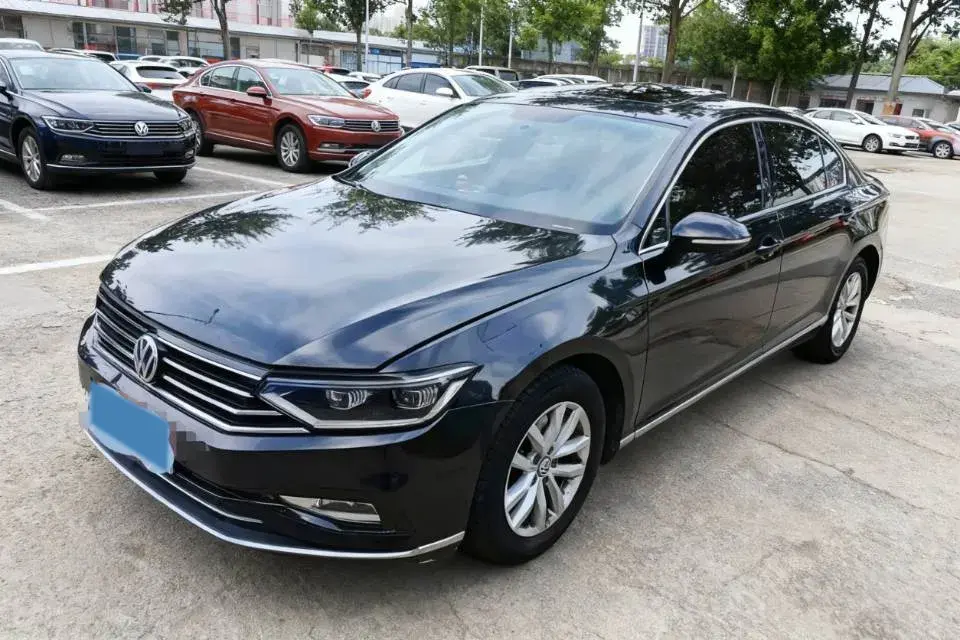 2020 VOLKSWAGEN MAGOTAN view 1