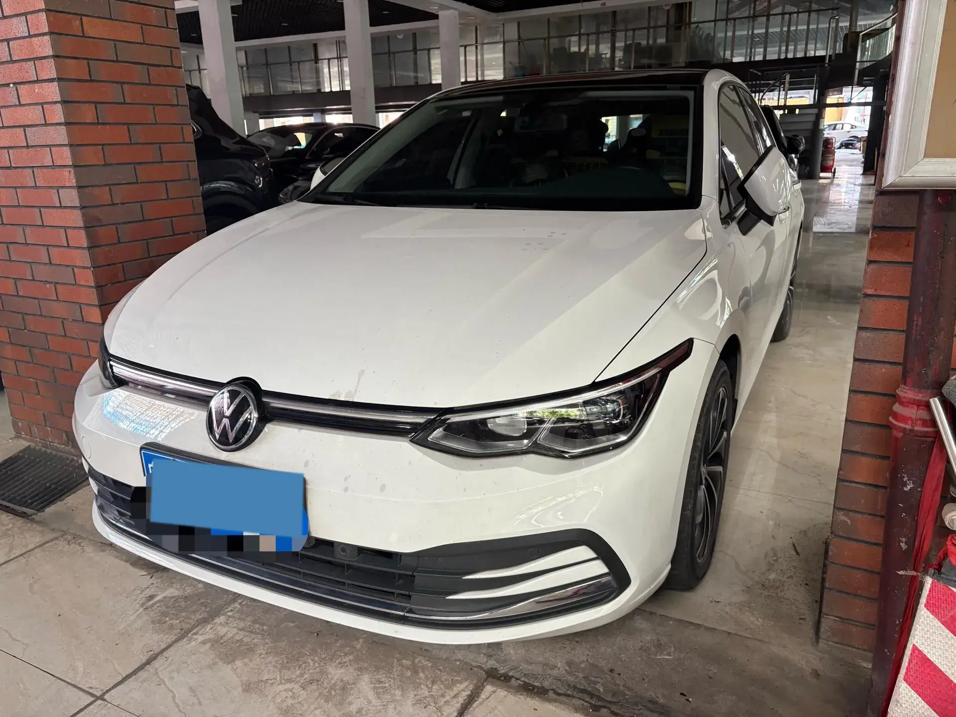 2021 VOLKSWAGEN GOLF view 1