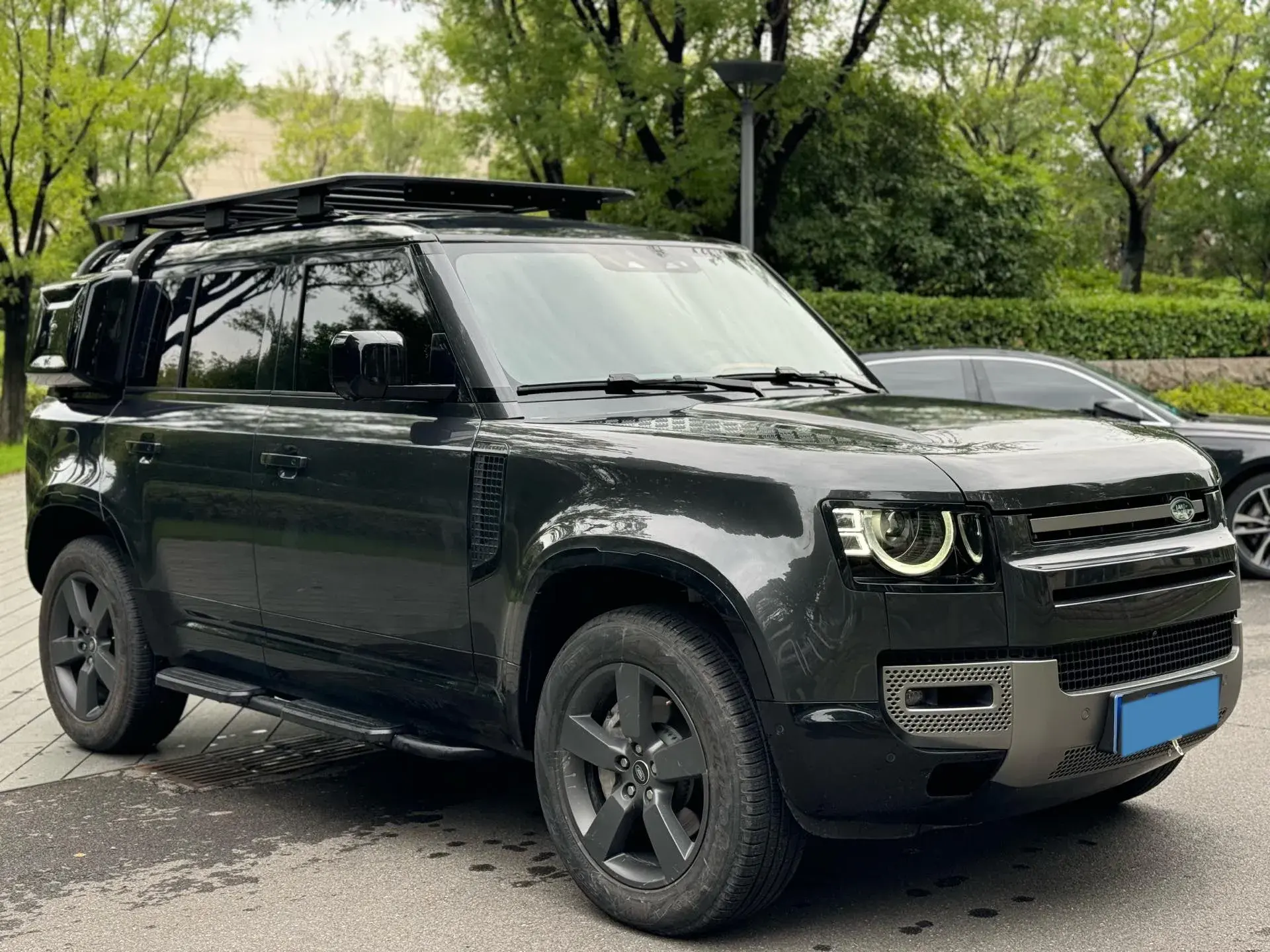 2025 LAND ROVER thumbnail 2