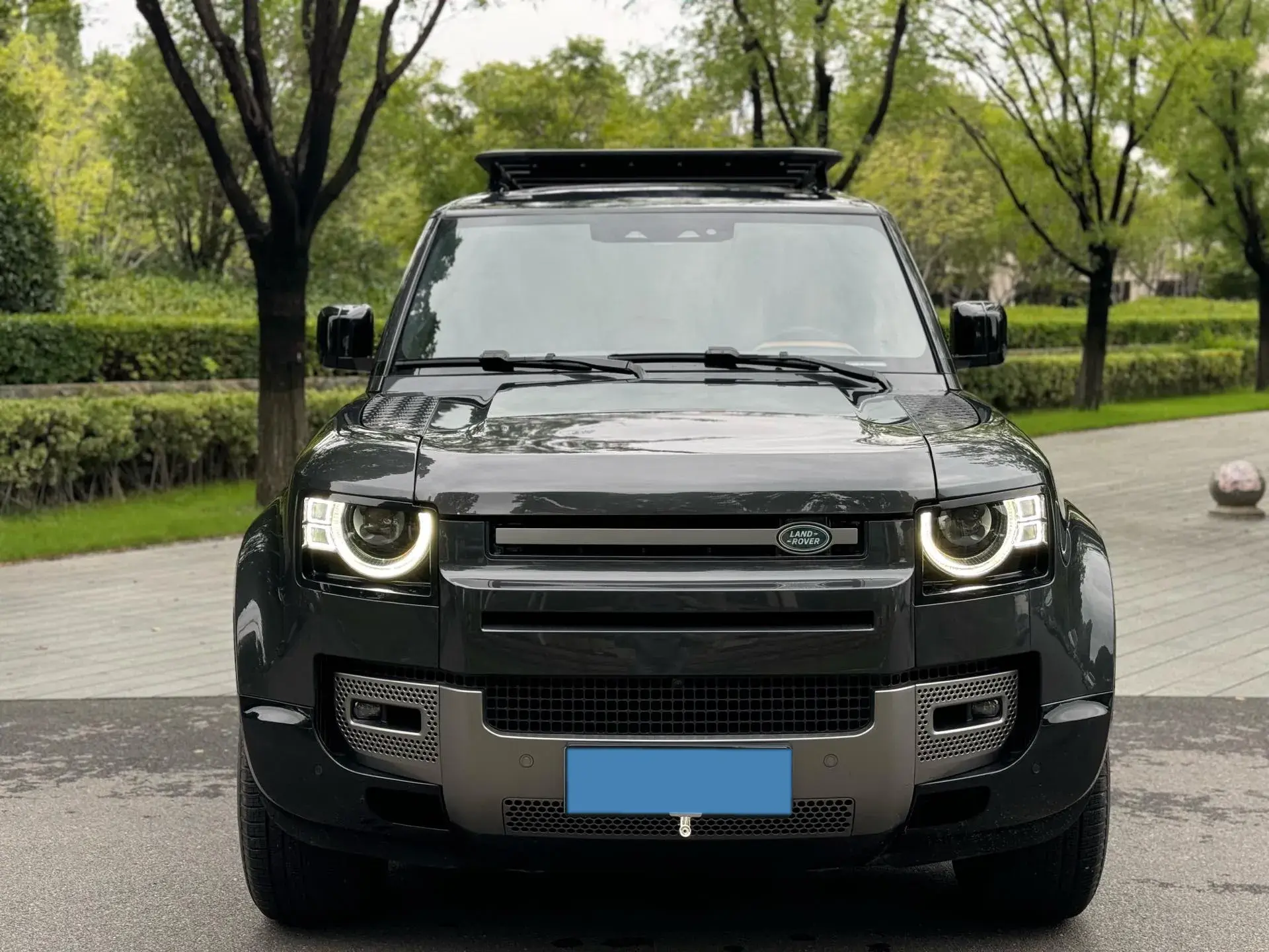 2025 LAND ROVER thumbnail 3