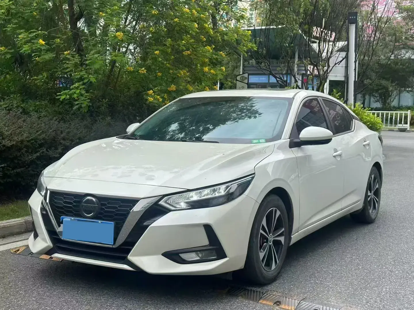 2020 NISSAN SYLPHY view 1