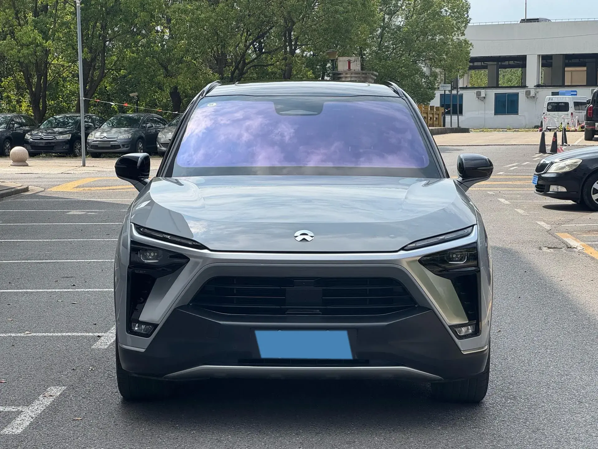 2020 NIO ES8 thumbnail 2