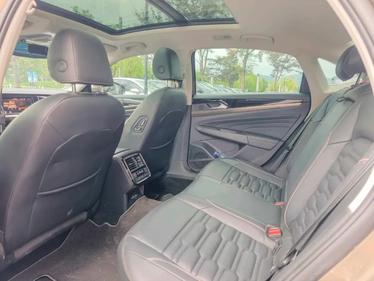 2019 Volkswagen Passat 2.0T 186HP L4 7DCT,autocango,china used car exporter,china ev exporter,chinese used car exporter,chinese used ev exporter