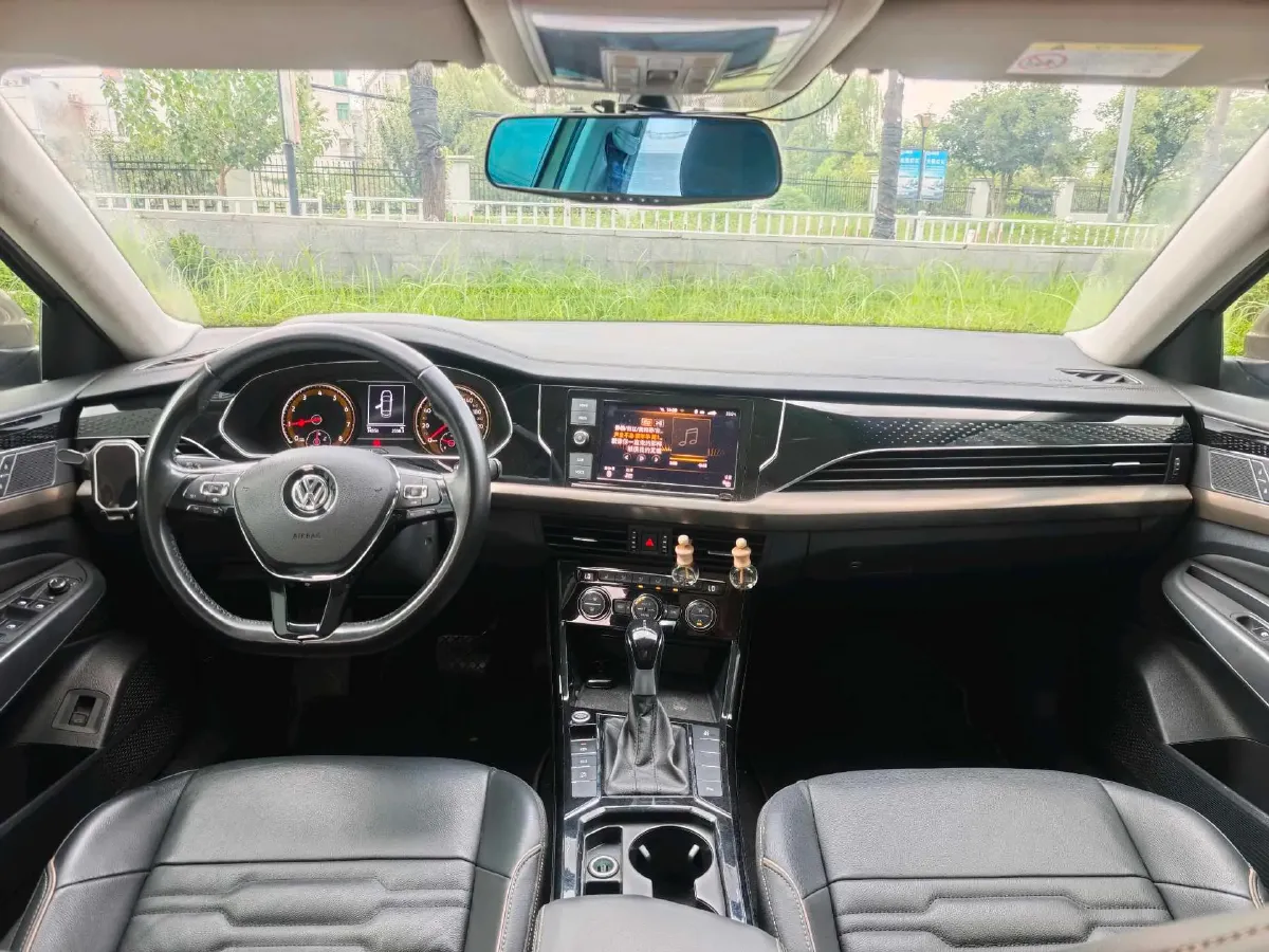 2019 Volkswagen Passat 2.0T 186HP L4 7DCT,autocango,china used car exporter,china ev exporter,chinese used car exporter,chinese used ev exporter