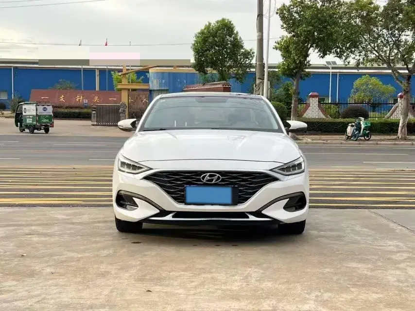 2019 HYUNDAI LA thumbnail 3