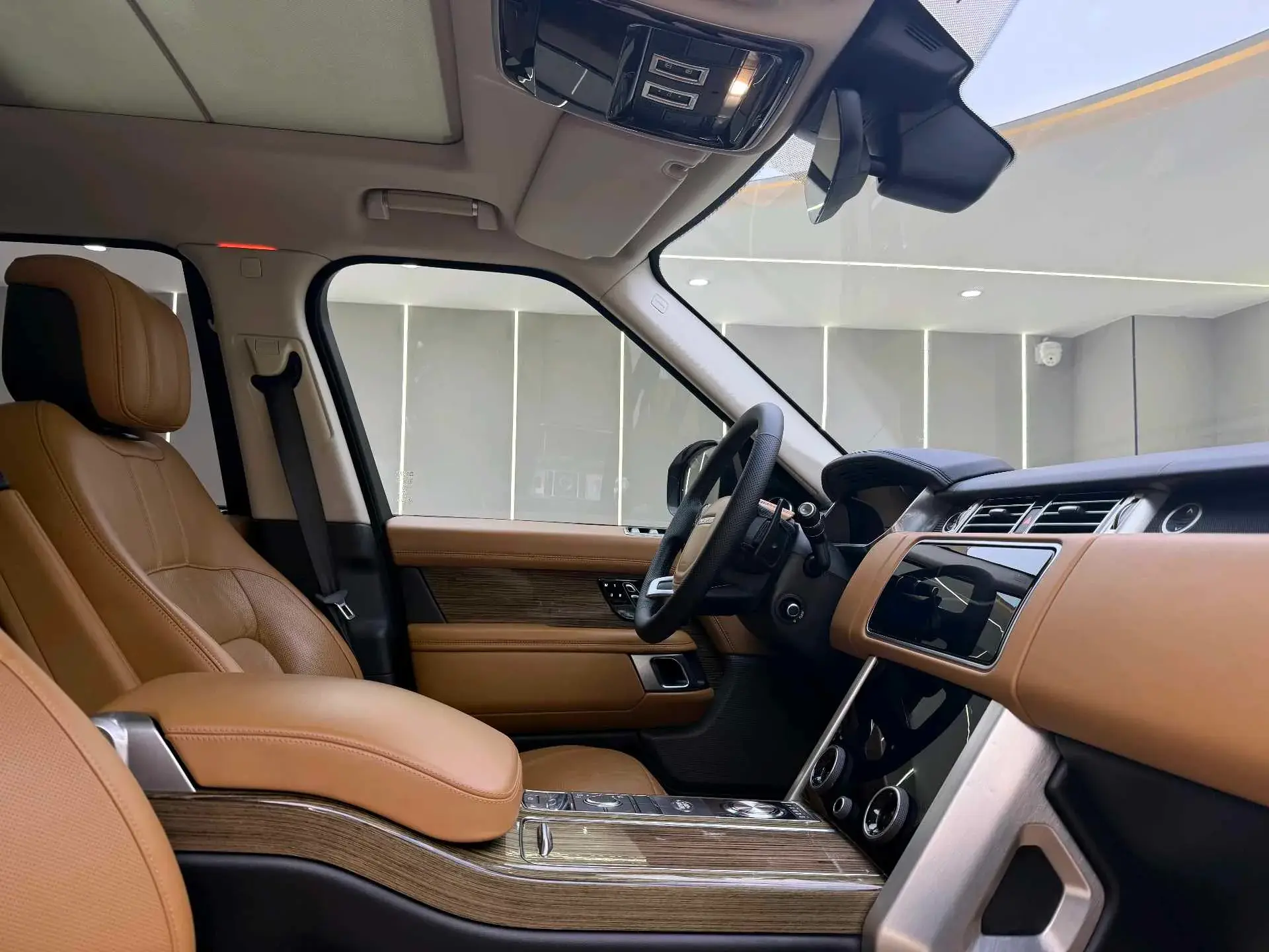 2018 LAND ROVER thumbnail 4