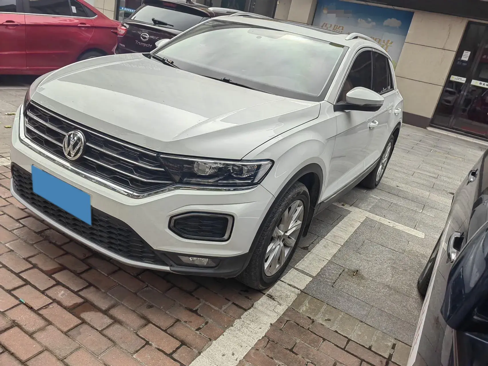 2019 VOLKSWAGEN T-ROC view 1