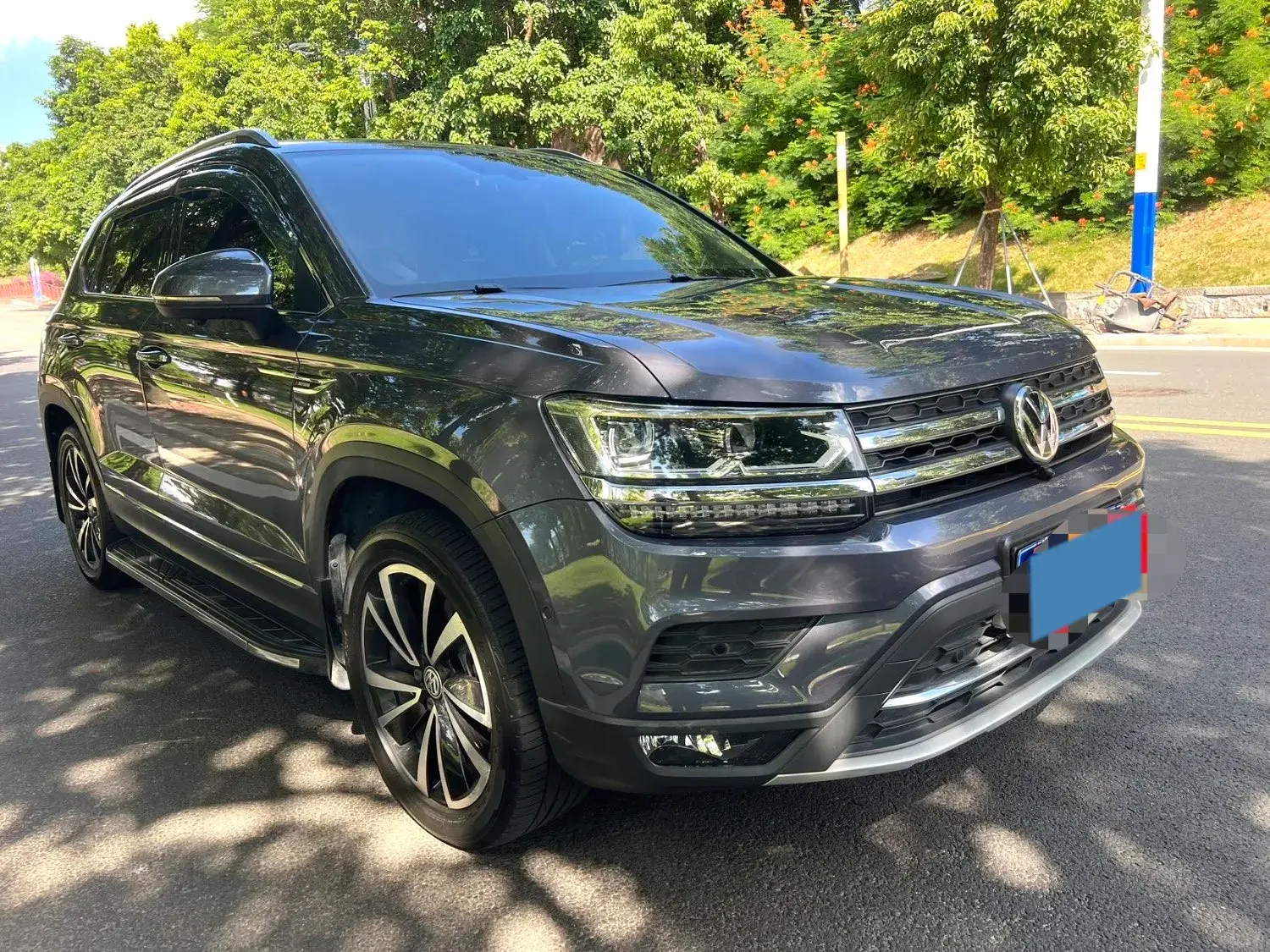 2019 VOLKSWAGEN THARU thumbnail 3