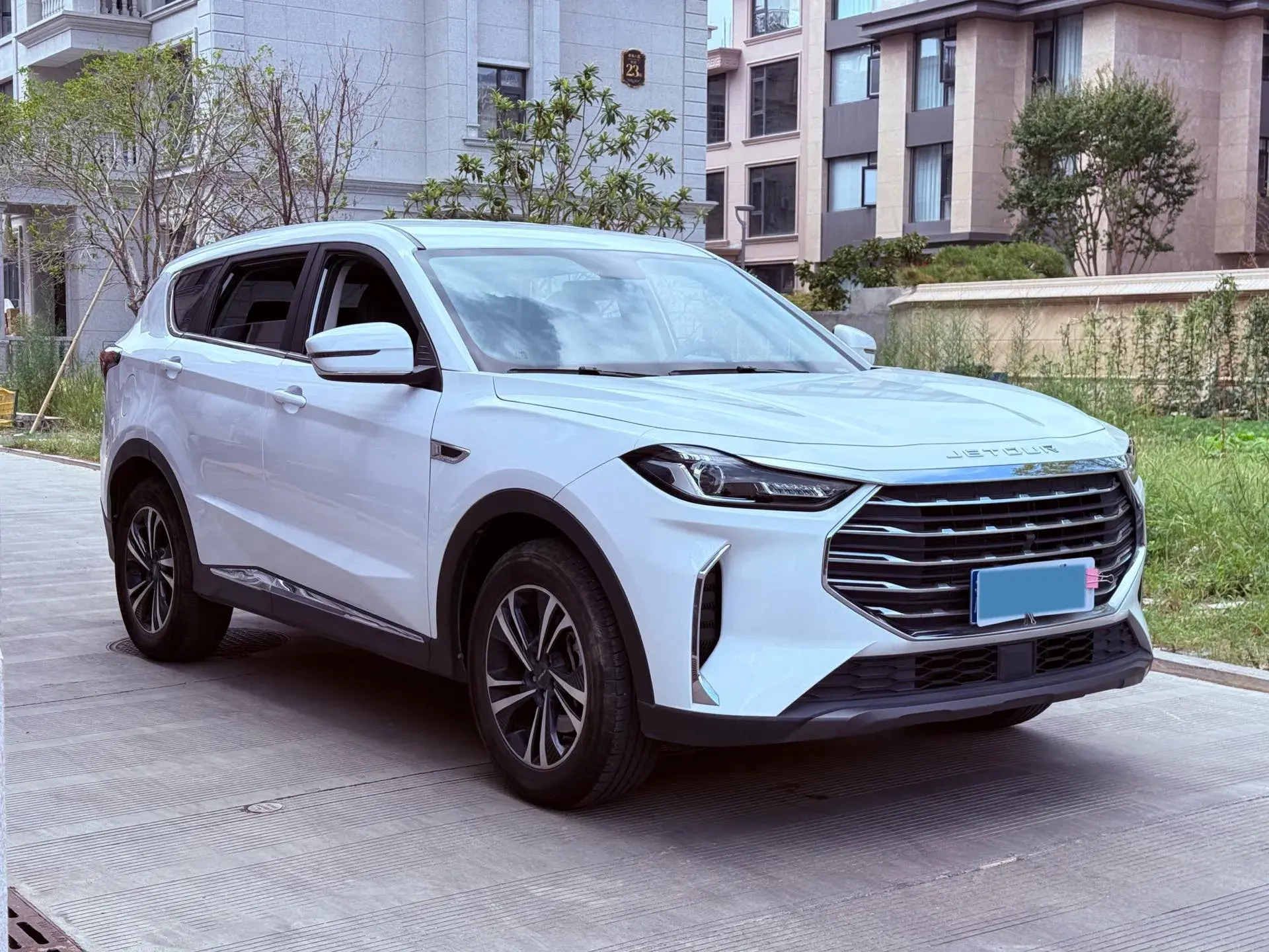 2023 JETOUR X70 thumbnail 3