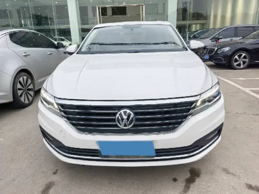 2018 VOLKSWAGEN LAVIDA thumbnail 2