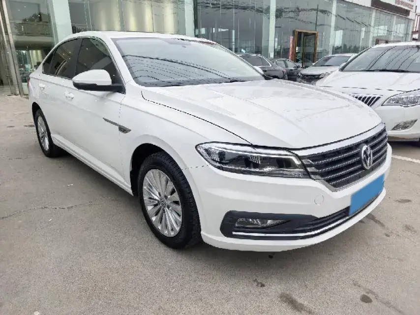 2018 VOLKSWAGEN LAVIDA thumbnail 3